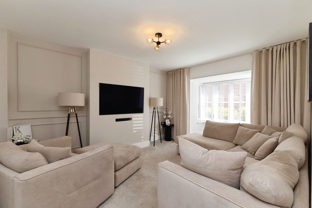 Property photo 3 of 20 Pbox-Img.Jpg