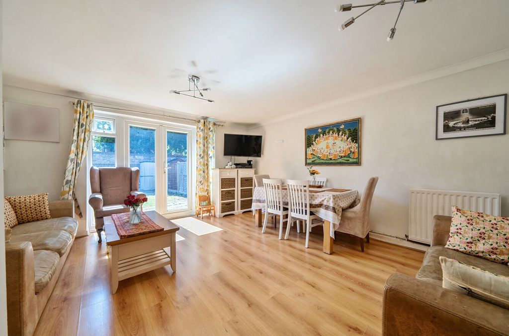 Property photo 3 of 18 11-1318340-11-687...