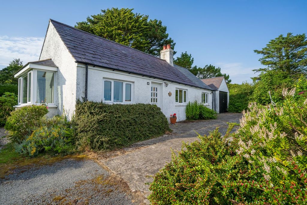 Property photo 3 of 34