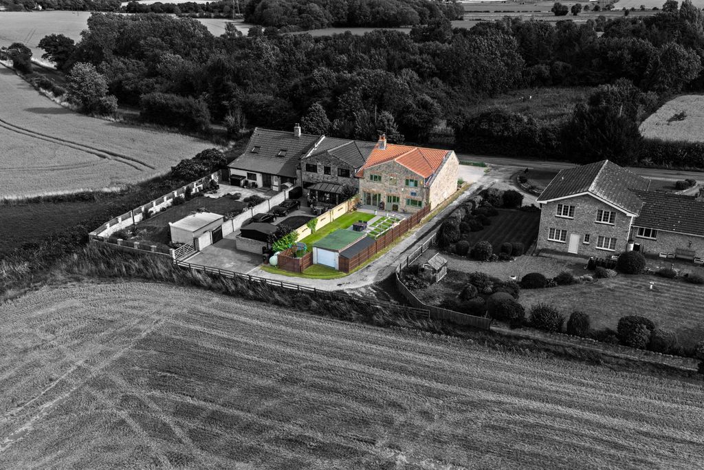 Property photo 3 of 29