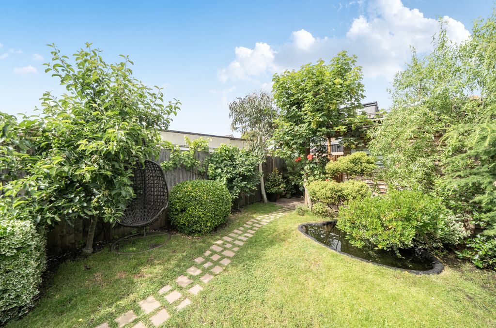 Property photo 2 of 28 1470390-10-6A22Ea...