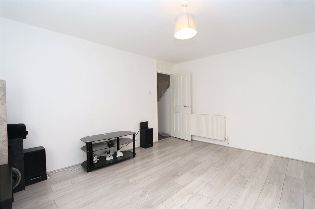 Property photo 2 of 12 Picture No. 10