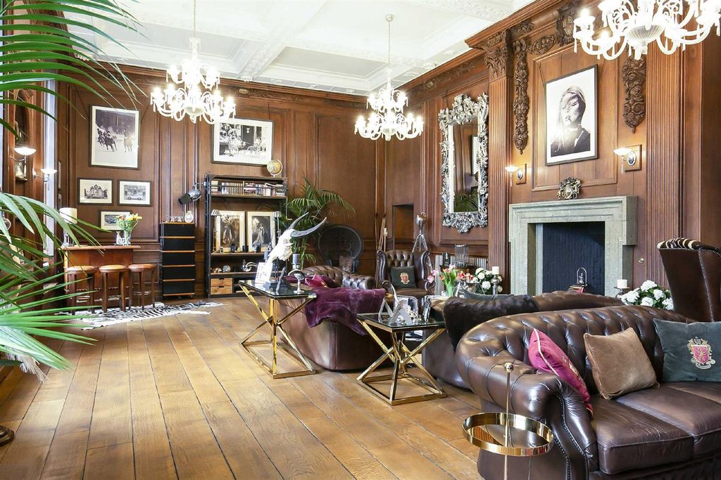 Property photo 2 of 25