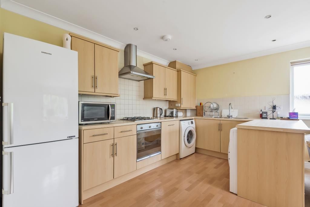 Property photo 3 of 10 Kitchen