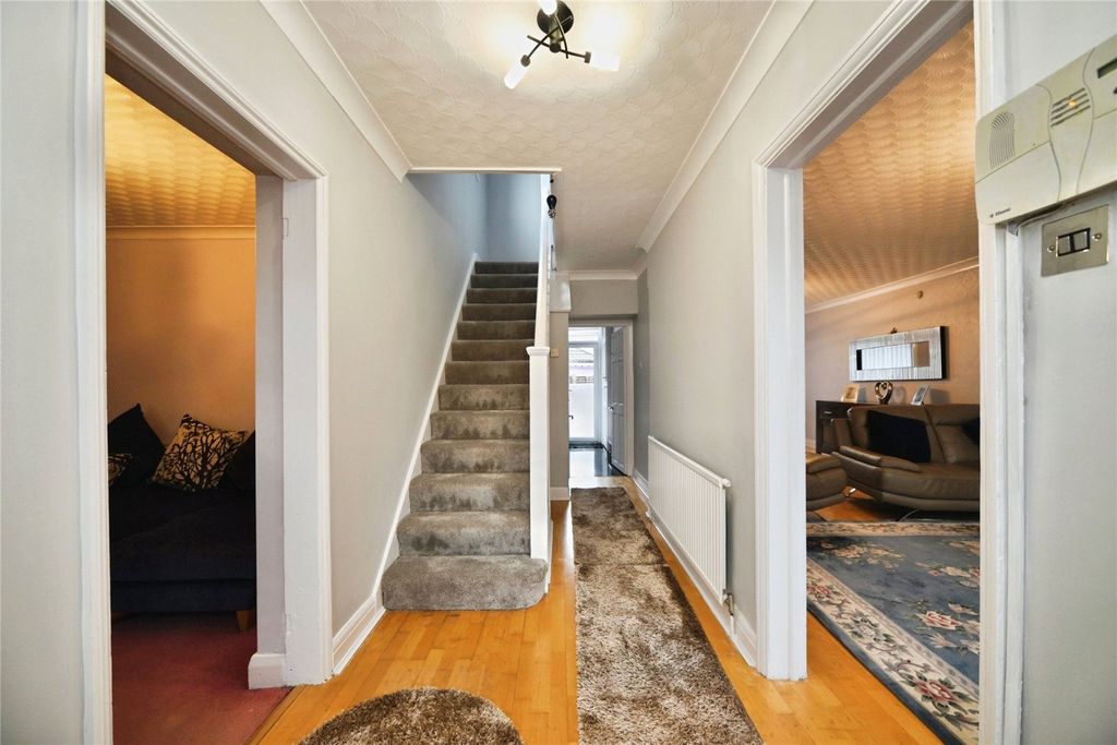 Property photo 2 of 24 Picture No. 11