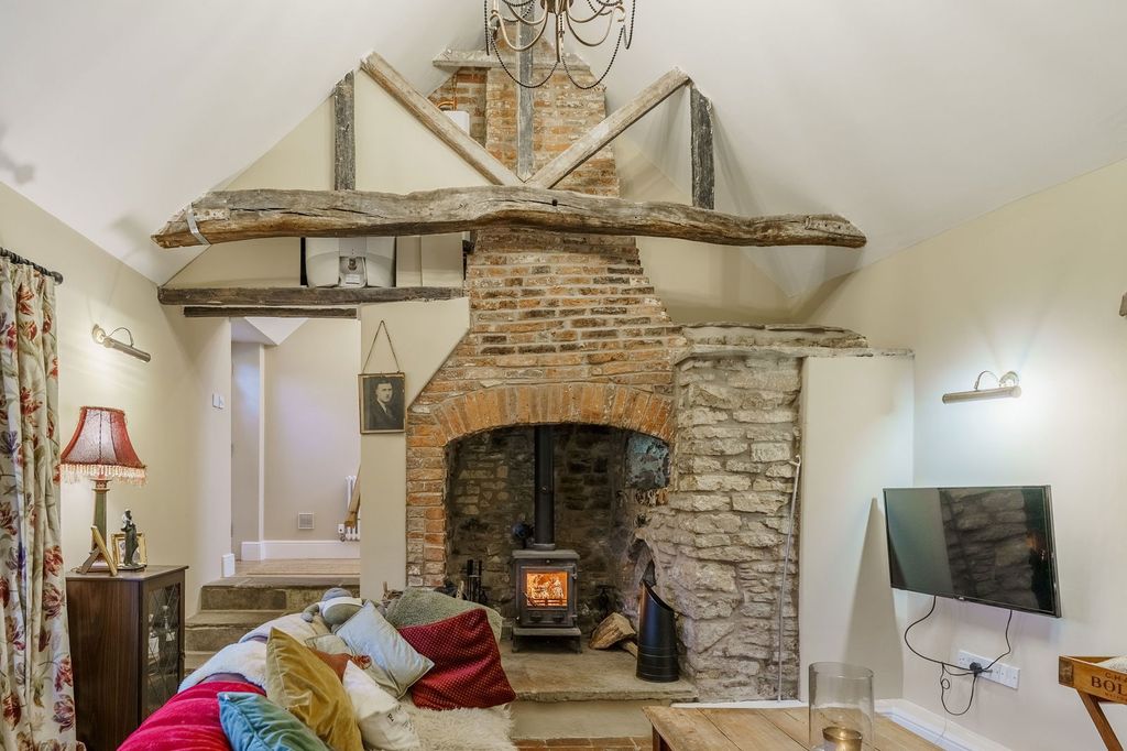 Property photo 3 of 26