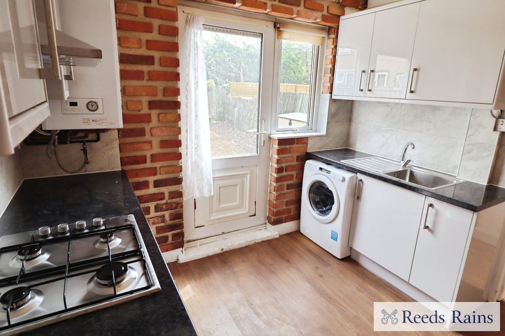 Property photo 3 of 11 Picture No. 22