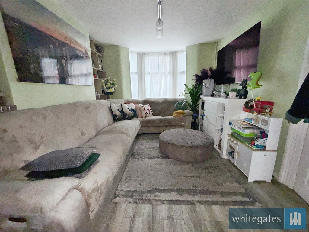 Property photo 2 of 19 Picture No. 13