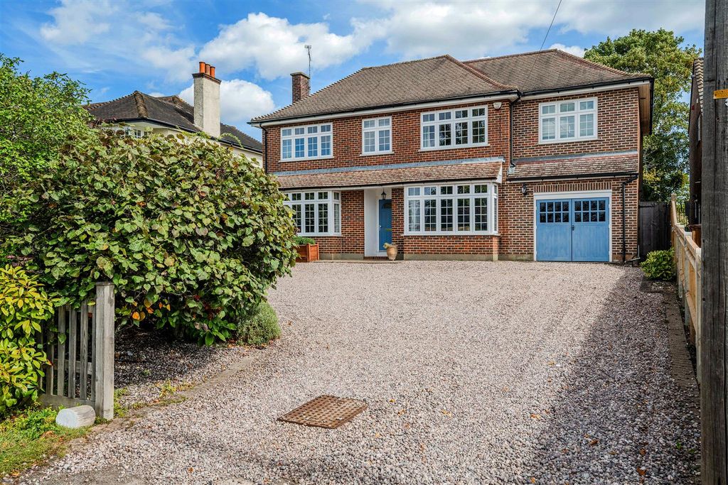 Property photo 1 of 29 Longdown Lane North, 41 (7).Jpg