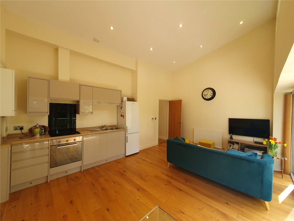 Property photo 3 of 20 Picture No. 46