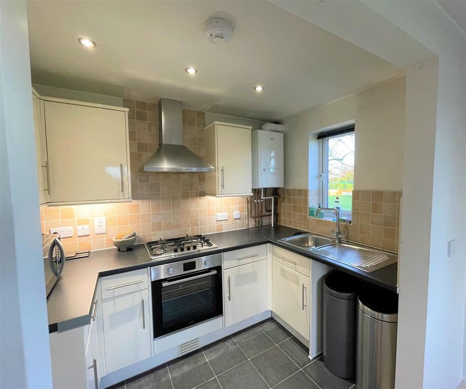 Property photo 2 of 6 Kitchen