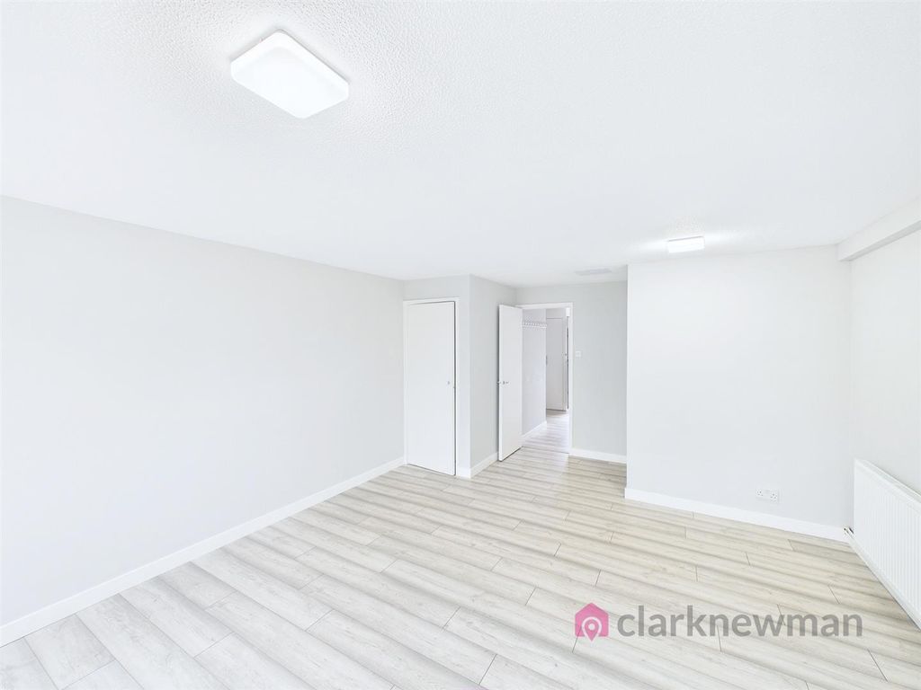 Property photo 3 of 14 Living Room