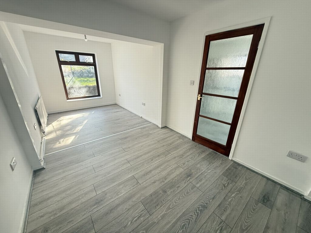 Property photo 3 of 9 Diner