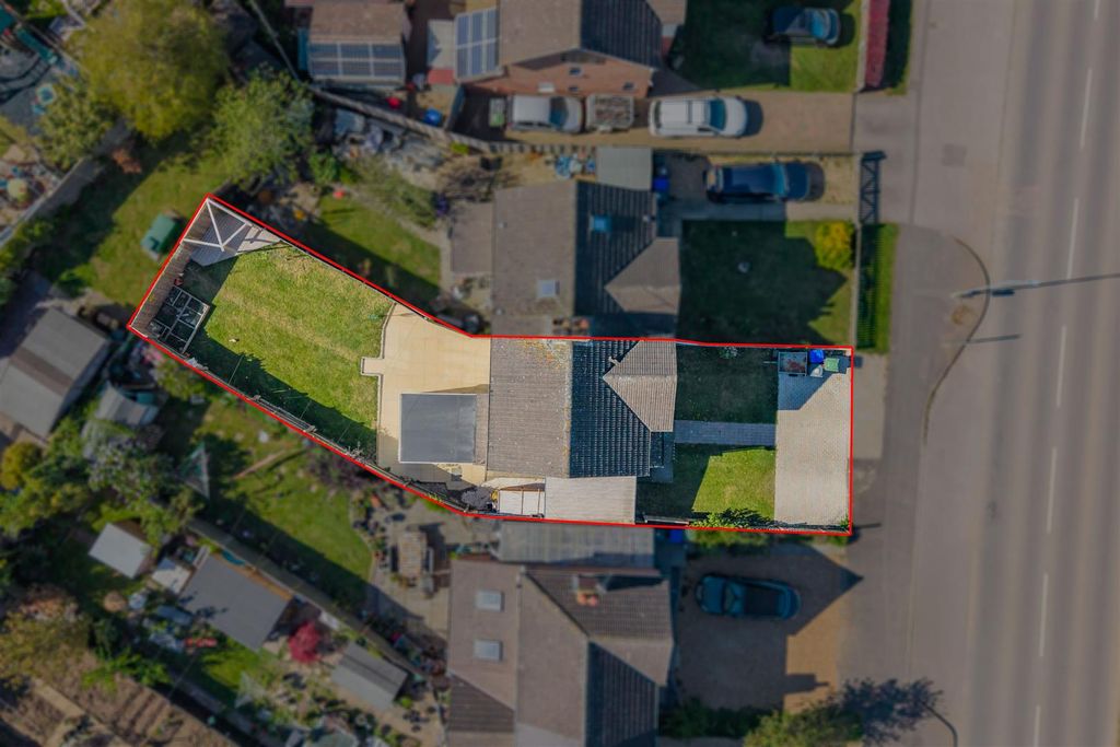Property photo 1 of 33