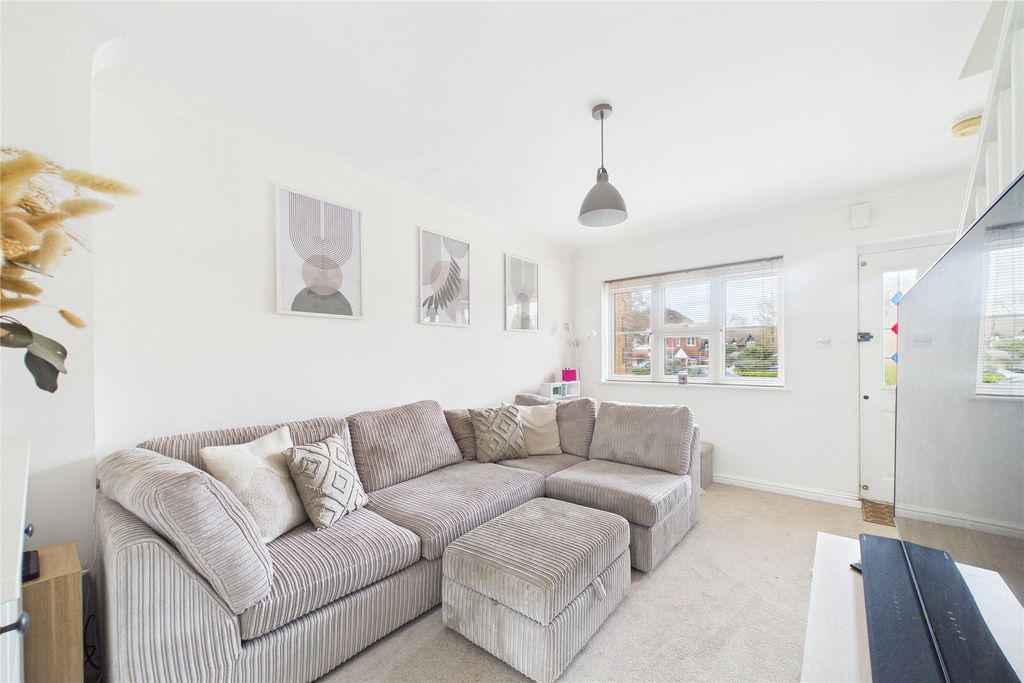 Property photo 2 of 7 Picture No. 12