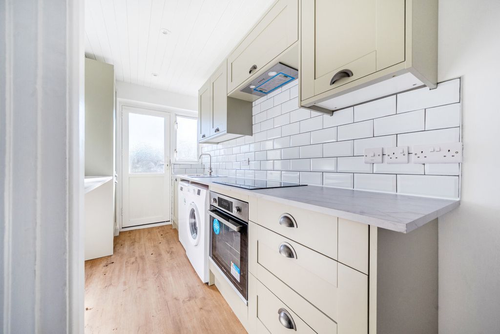 Property photo 3 of 13 Kitchen