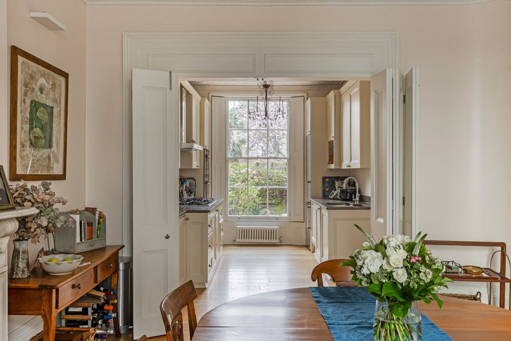 Property photo 3 of 27 Dining Room
