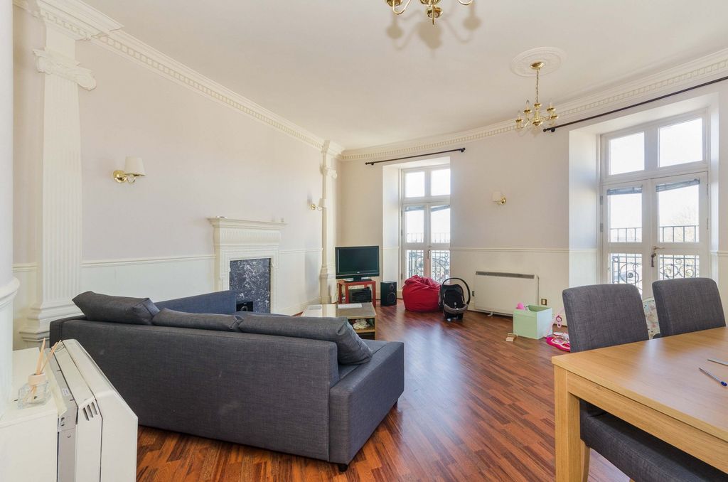 Property photo 2 of 6