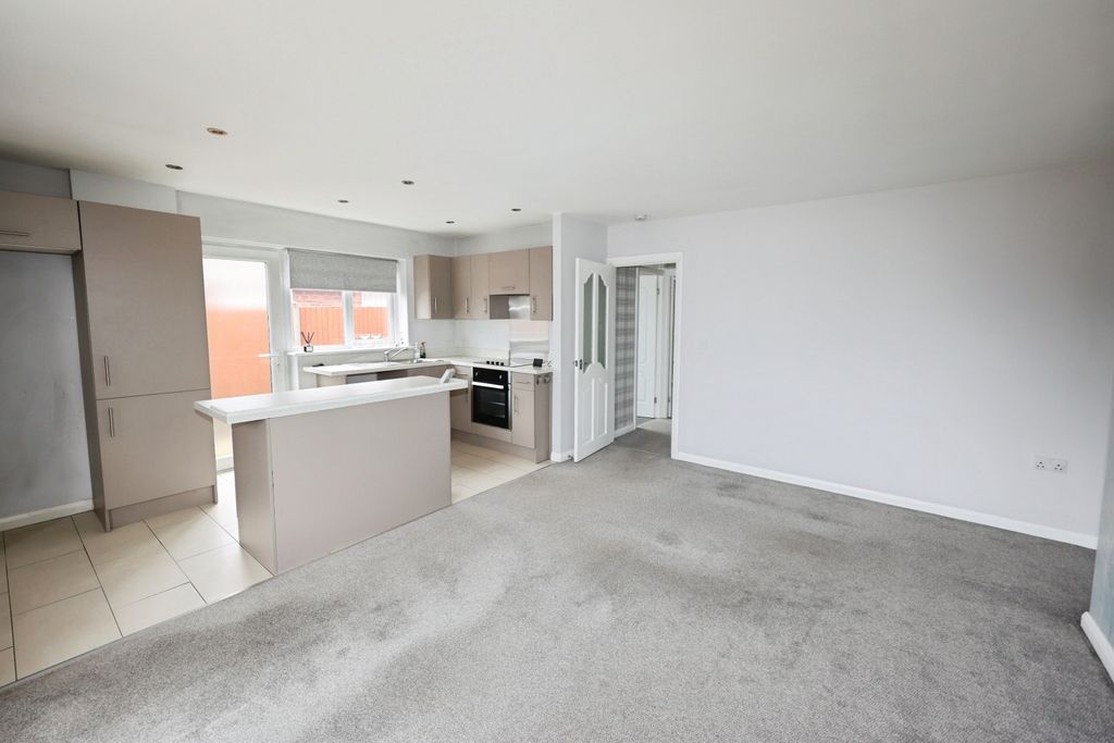 Property photo 3 of 10 5213924