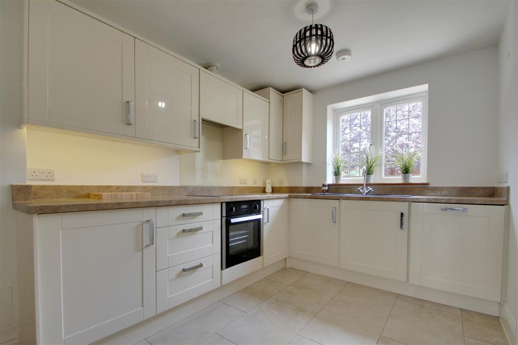 Property photo 3 of 16 Kitchen Diner