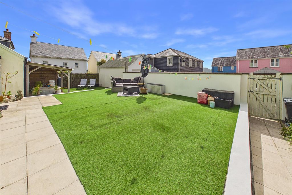 Property photo 2 of 19 Rear Garden And Access