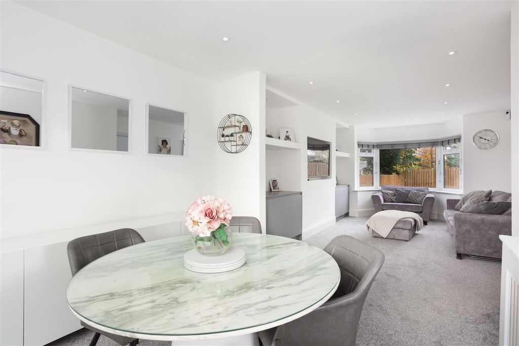 Property photo 3 of 19 00004.Jpg