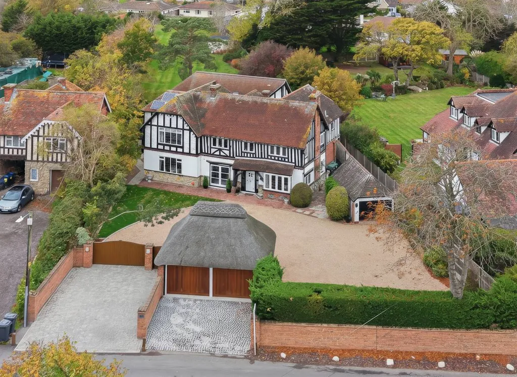 Property photo 1 of 83
