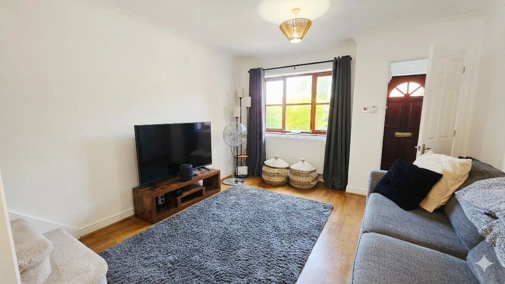 Property photo 3 of 10 Photo 6