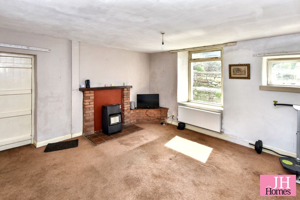 Property photo 2 of 23