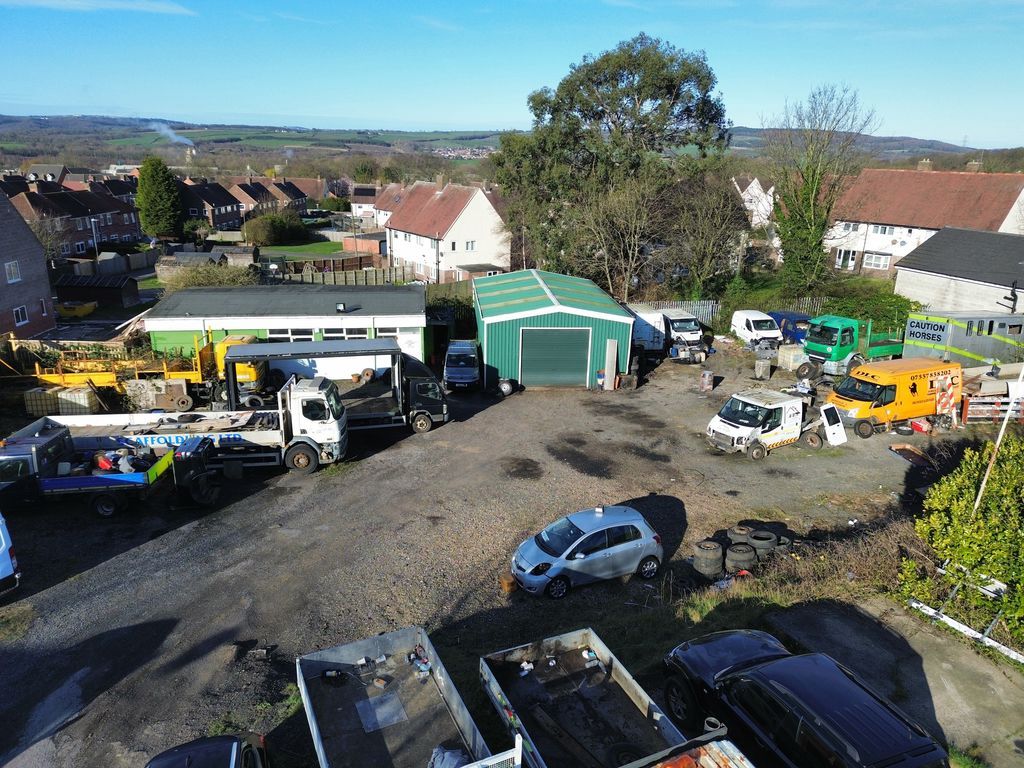 Property photo 3 of 9 Photo 4