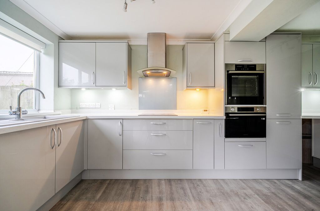 Property photo 3 of 22 3 - 1463106-6-6A0c8F1...