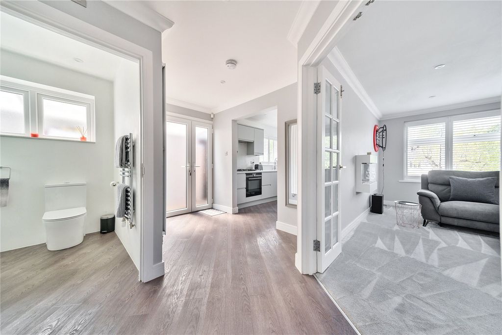 Property photo 2 of 26 Picture No. 18