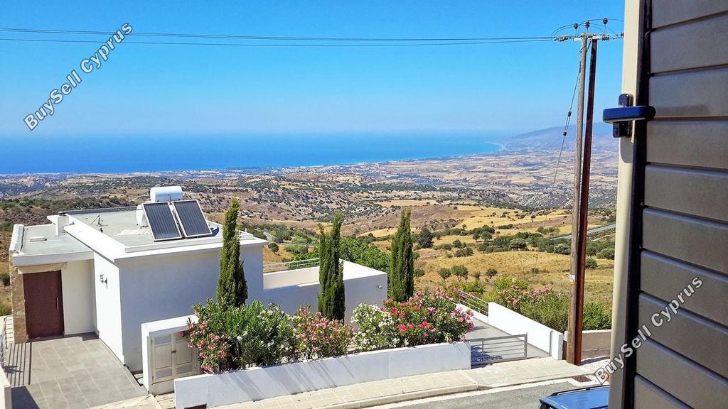 Property photo 3 of 27