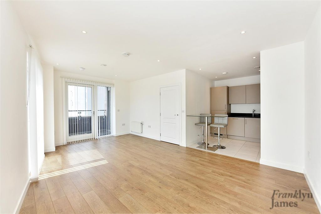 Property photo 1 of 15 16 Vitruvian Court (13).Jpg