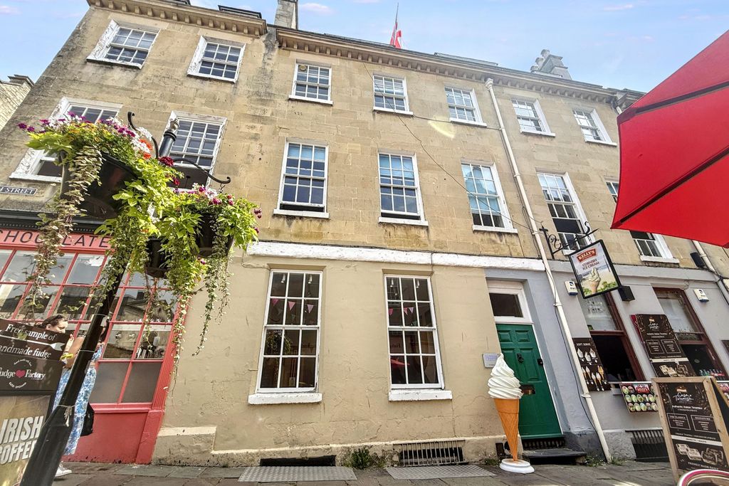 Property photo 1 of 12 2 Church Street, Bath BA1 1Nl