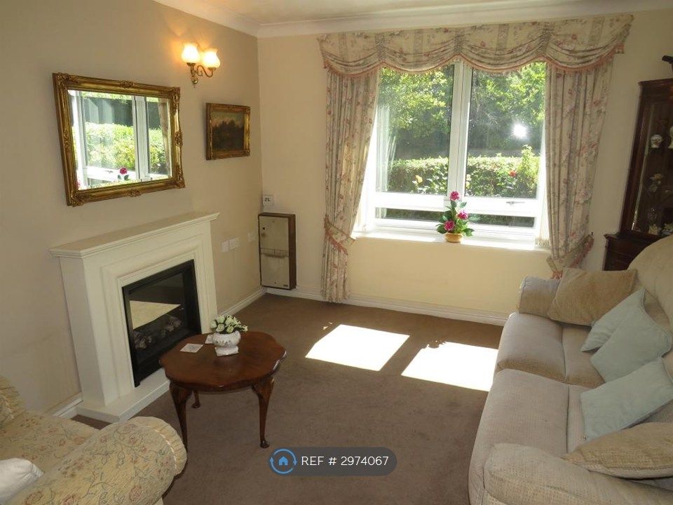 Property photo 3 of 9 Living Room