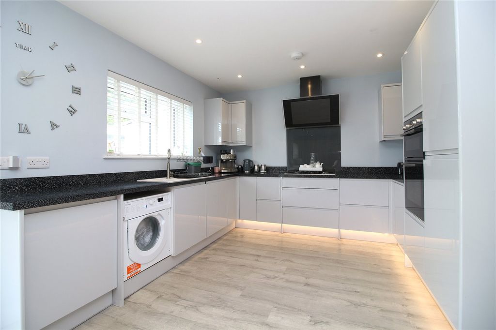 Property photo 3 of 16 Picture No. 03