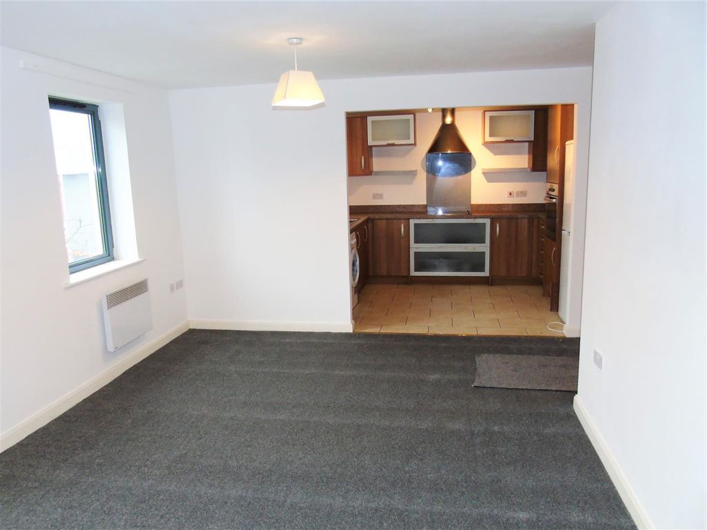 Property photo 3 of 11 Kitchen Dinee.Jpg