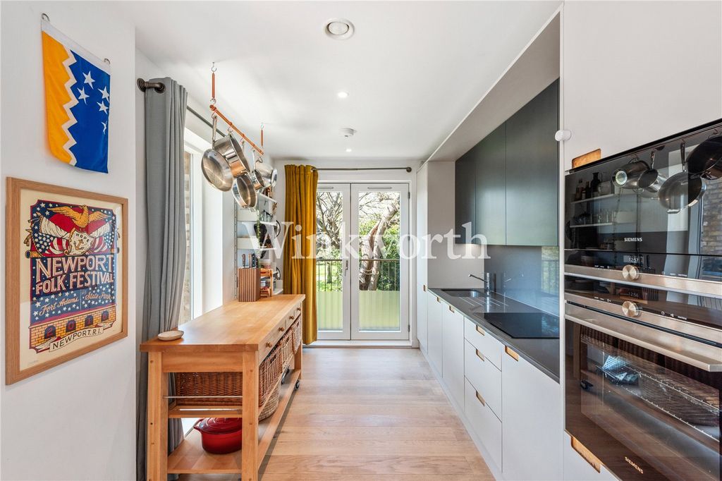 Property photo 3 of 31 Picture No. 27