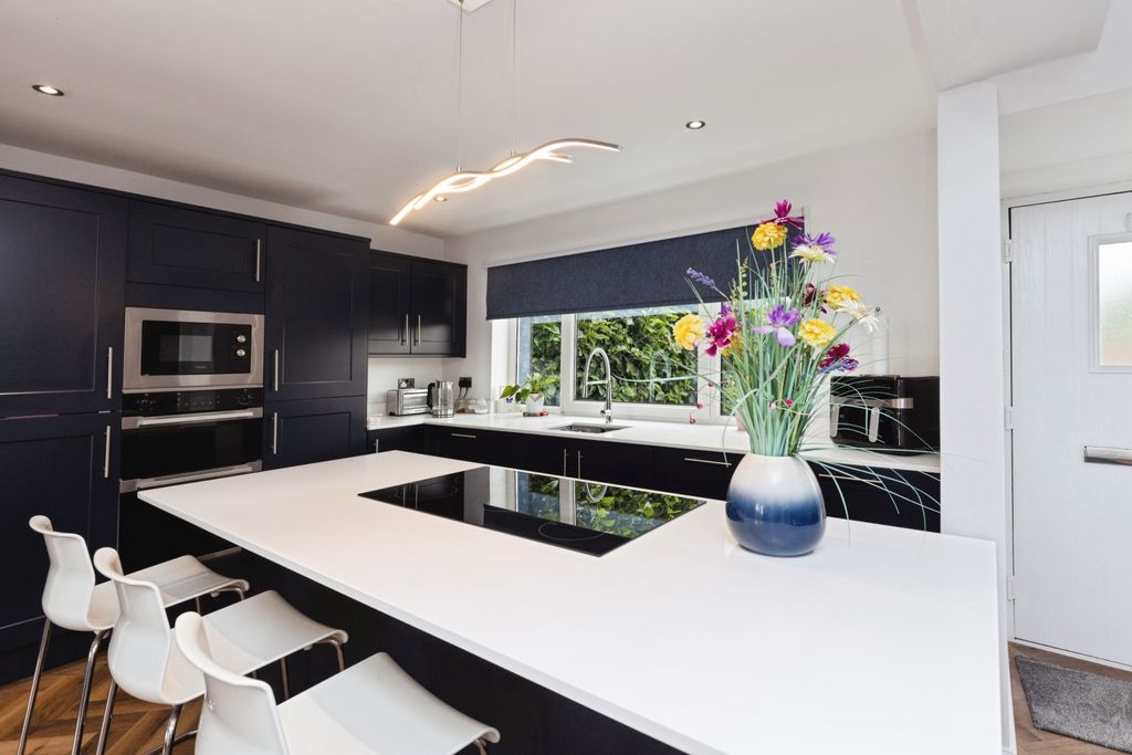 Property photo 2 of 22