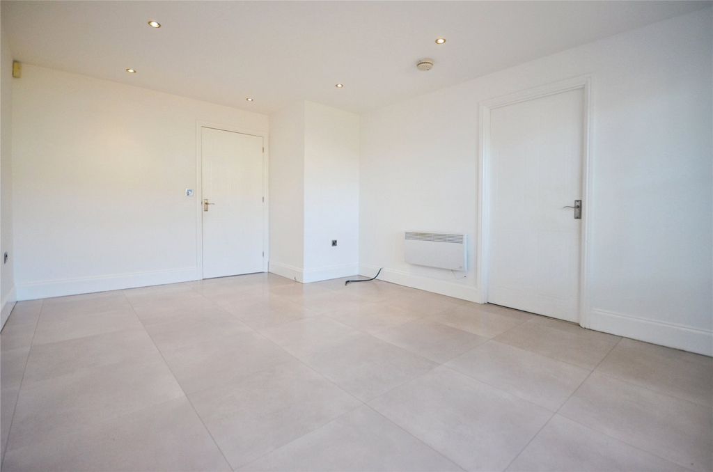 Property photo 3 of 9 Picture No. 04