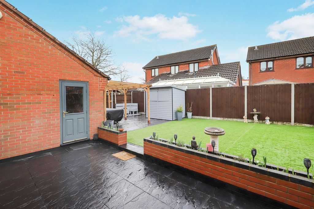 Property photo 2 of 19