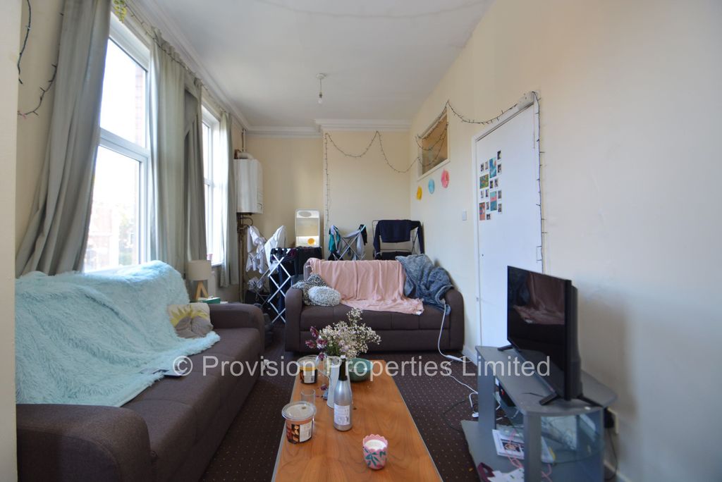 Property photo 3 of 11 Photo
