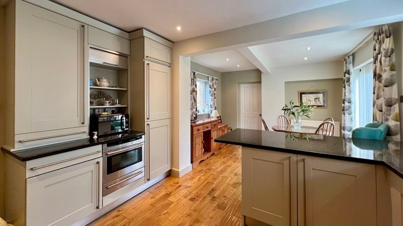 Property photo 3 of 21 Photo 6