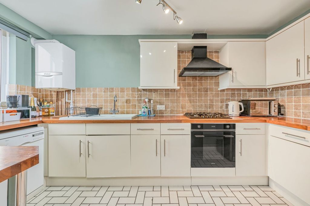 Property photo 3 of 7 Picture No. 23