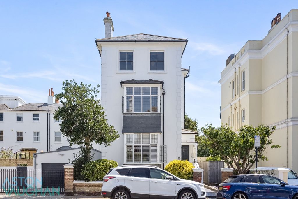 Property photo 1 of 26 5295792