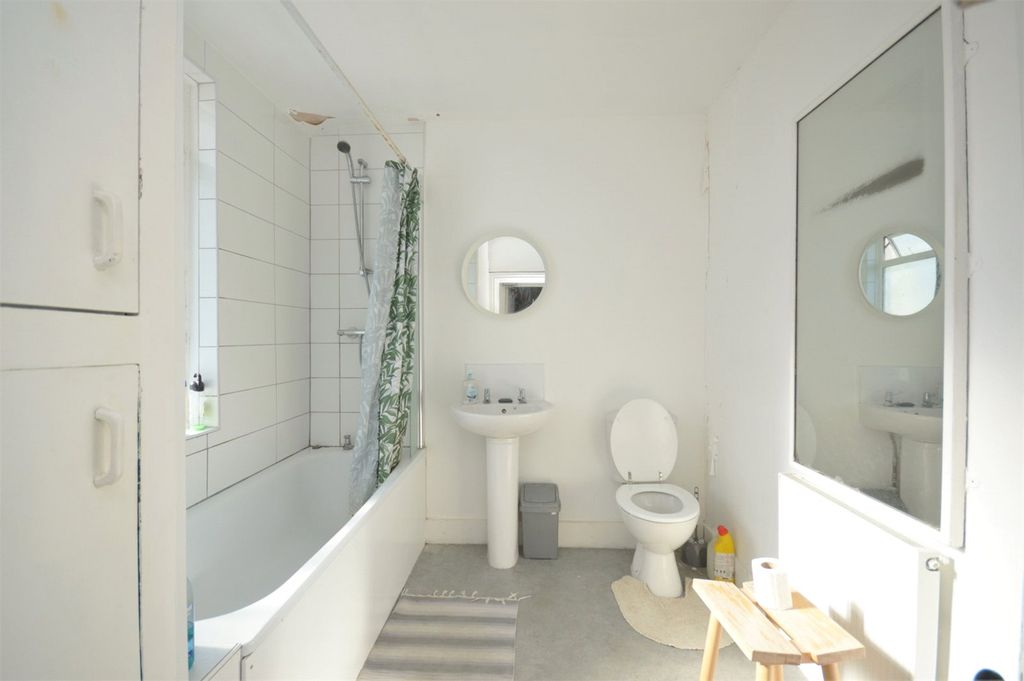 Property photo 3 of 11 Picture No. 13