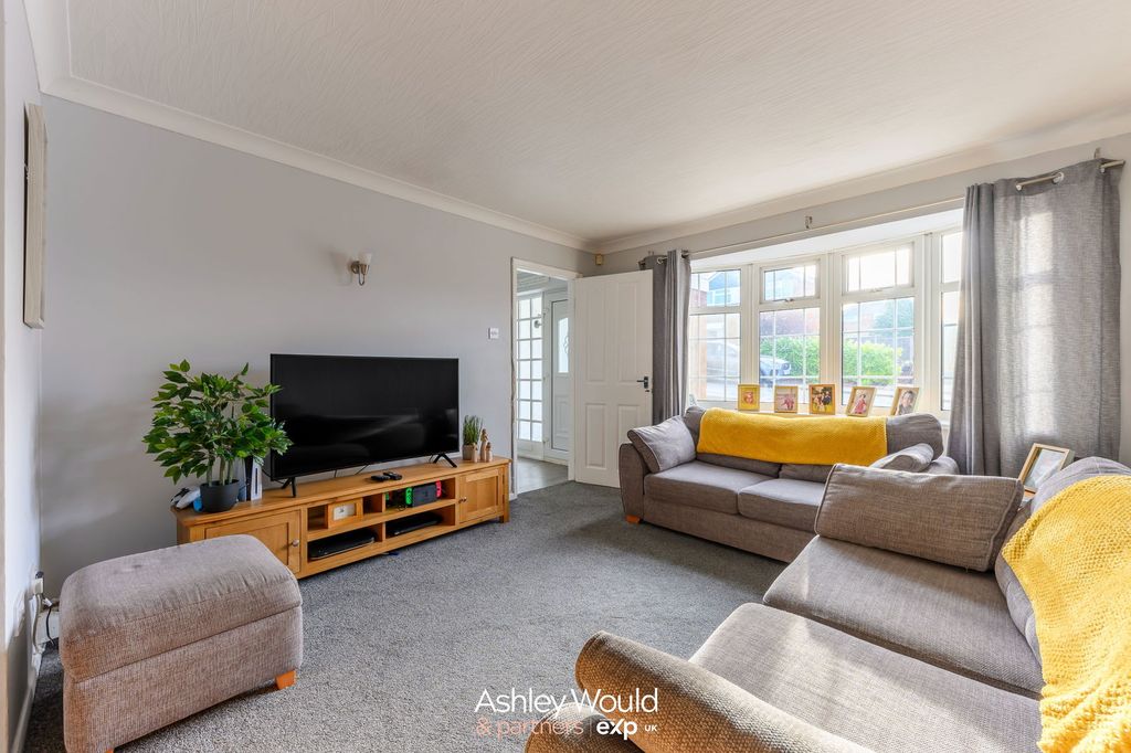 Property photo 2 of 20