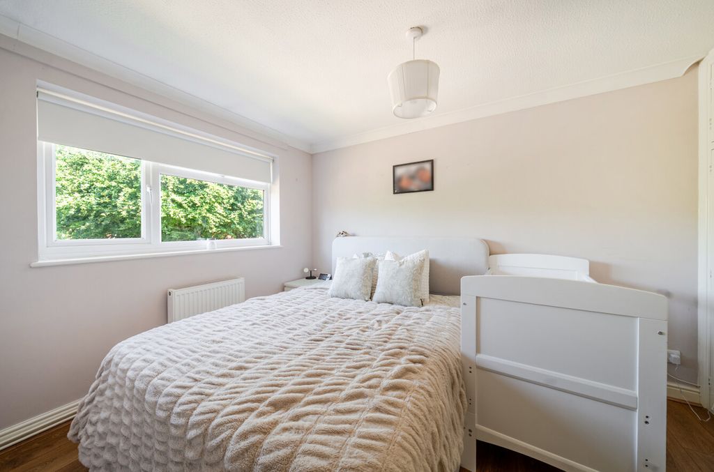Property photo 3 of 12 1472537-14-6A3520...