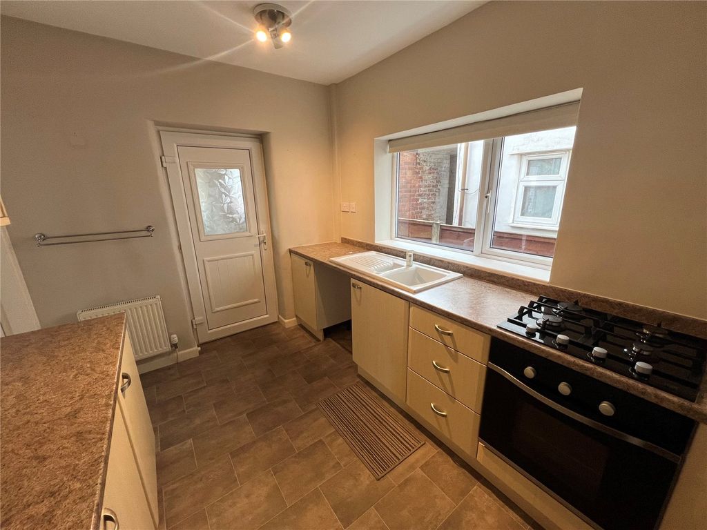 Property photo 2 of 14 Kitchen